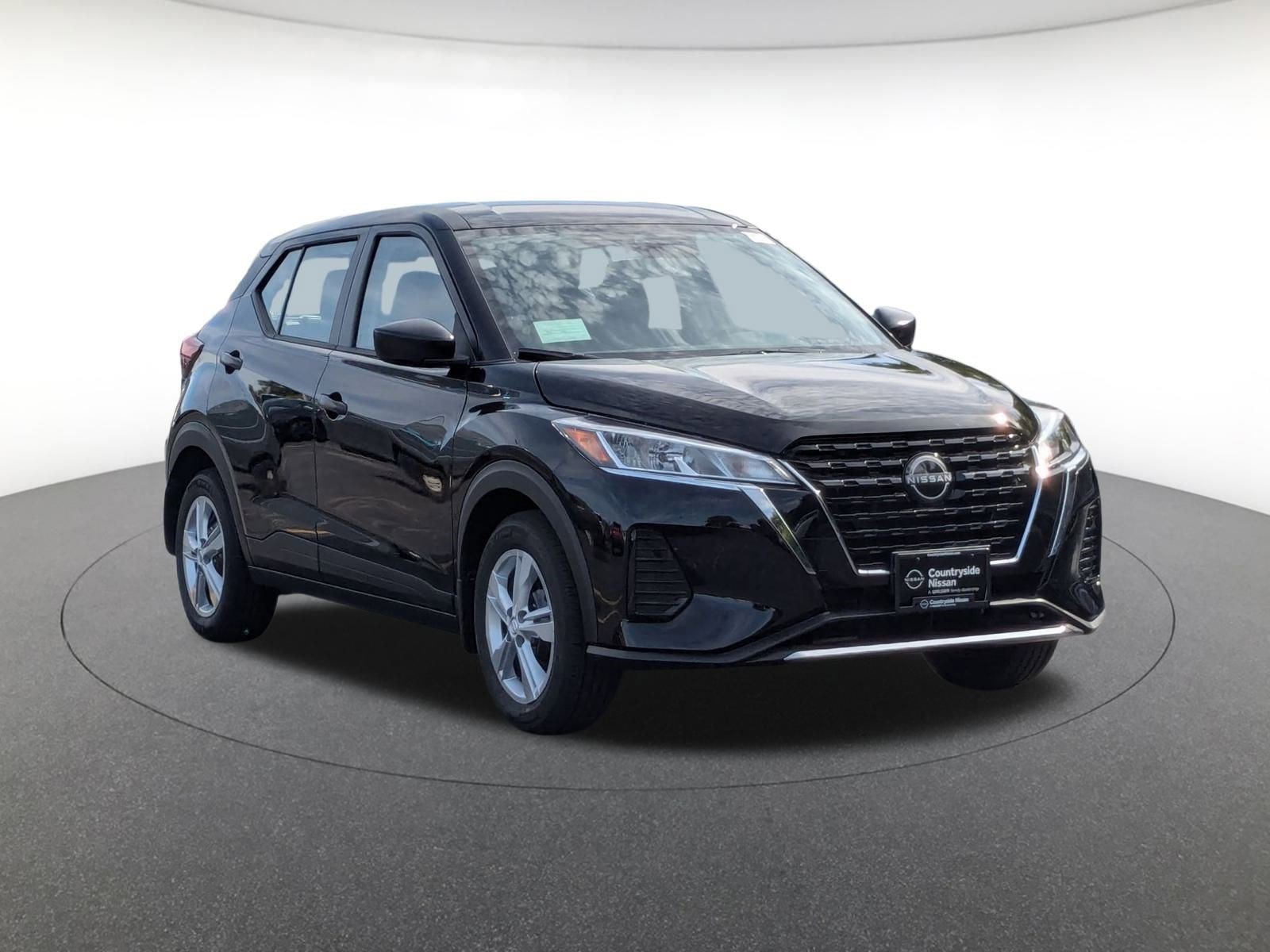 2025 Nissan Kicks Play S photo 2