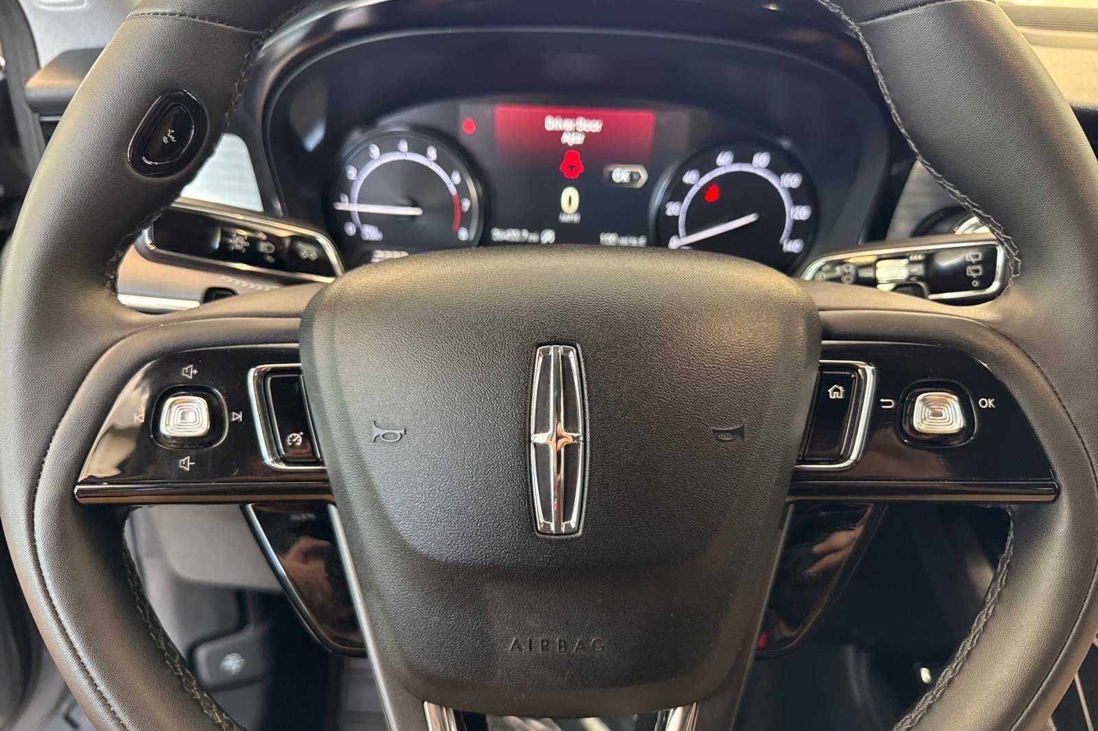 2022 Lincoln Corsair Standard photo 22