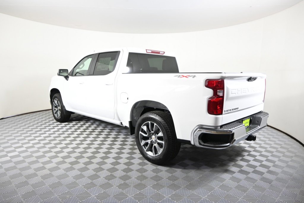 2025 Chevrolet Silverado 1500 LT photo 3