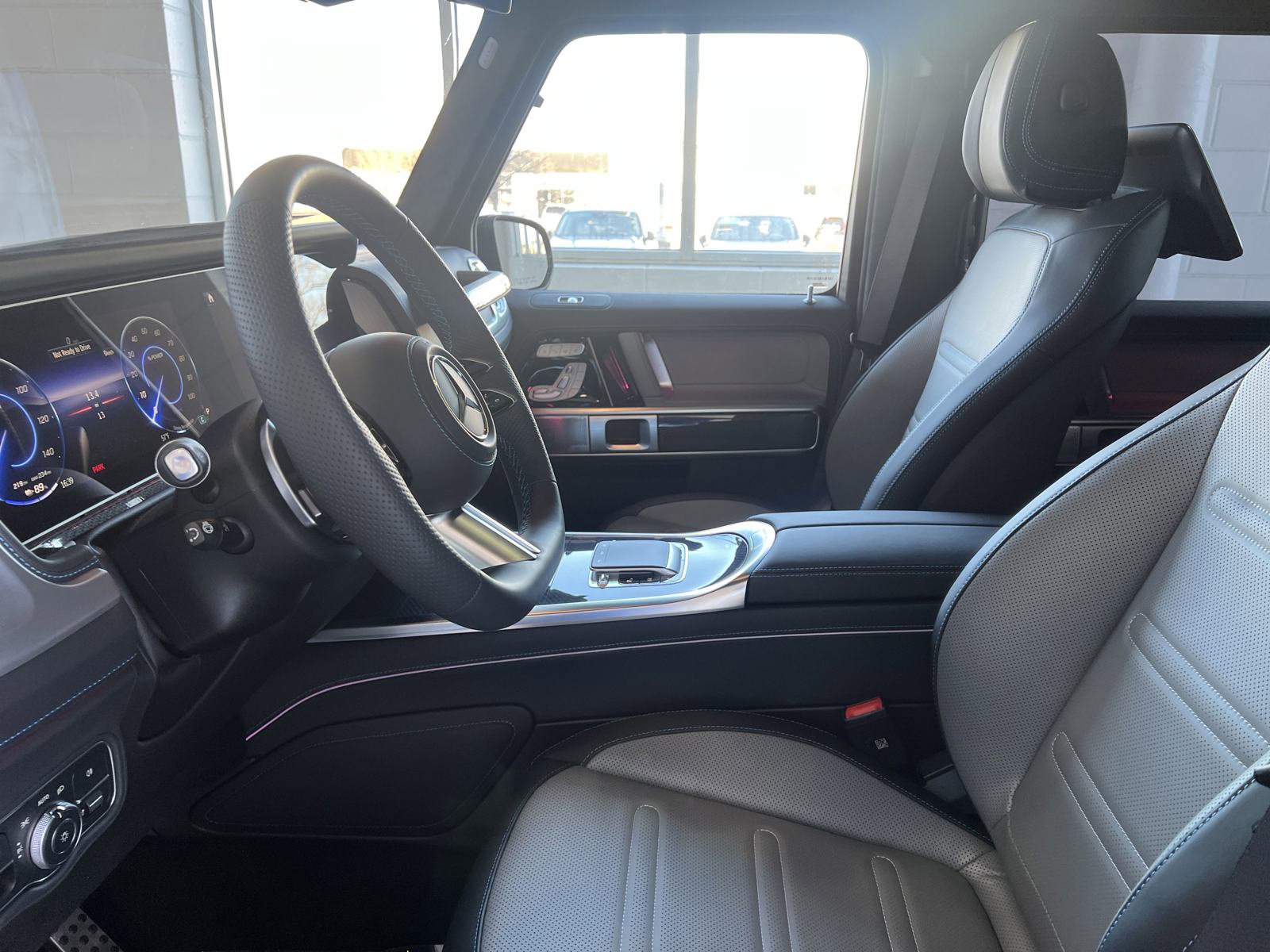 2025 Mercedes Benz G photo 19