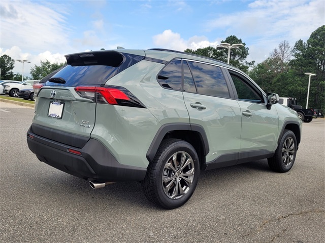2022 Toyota RAV4 Hybrid XLE Premium photo 12