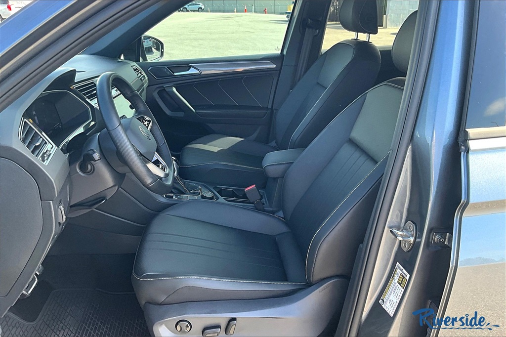 2024 Volkswagen Tiguan SE R-Line Black photo 17