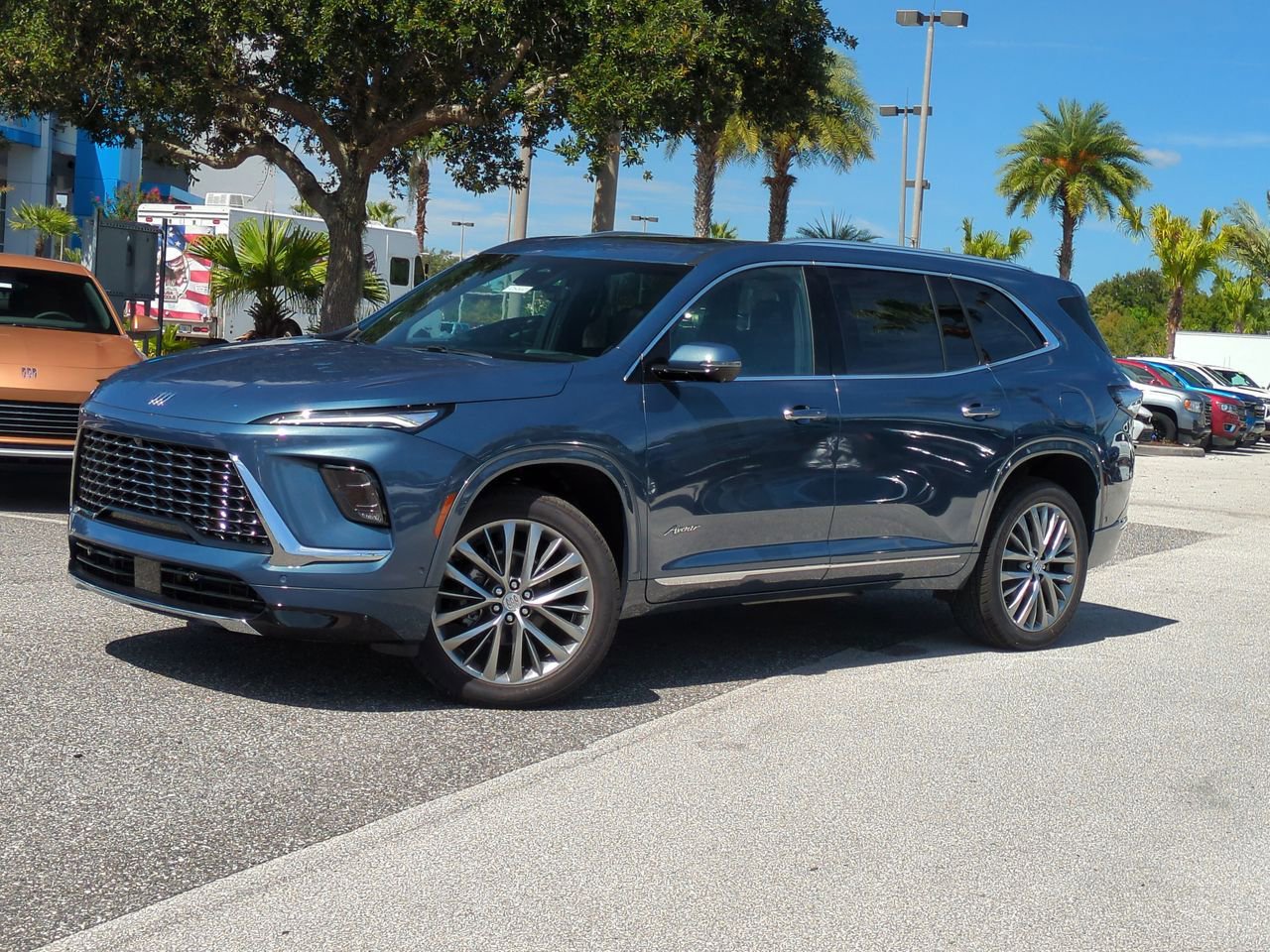 2025 Buick Enclave Avenir's photo