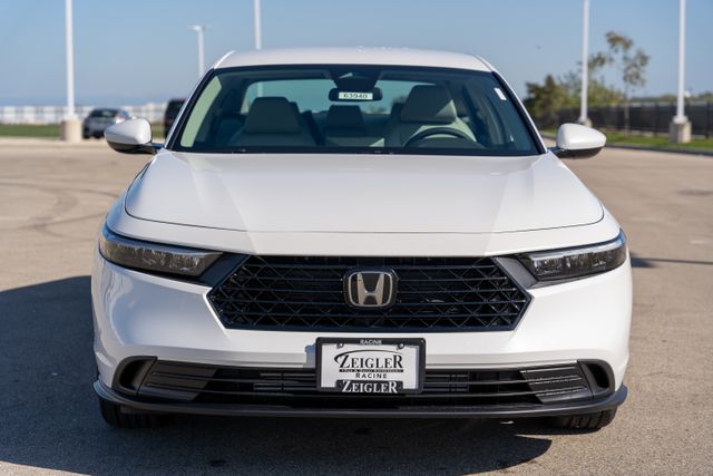 2025 Honda Accord LX photo 2