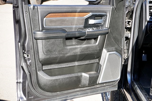2022 Ram 3500 Laramie photo 26