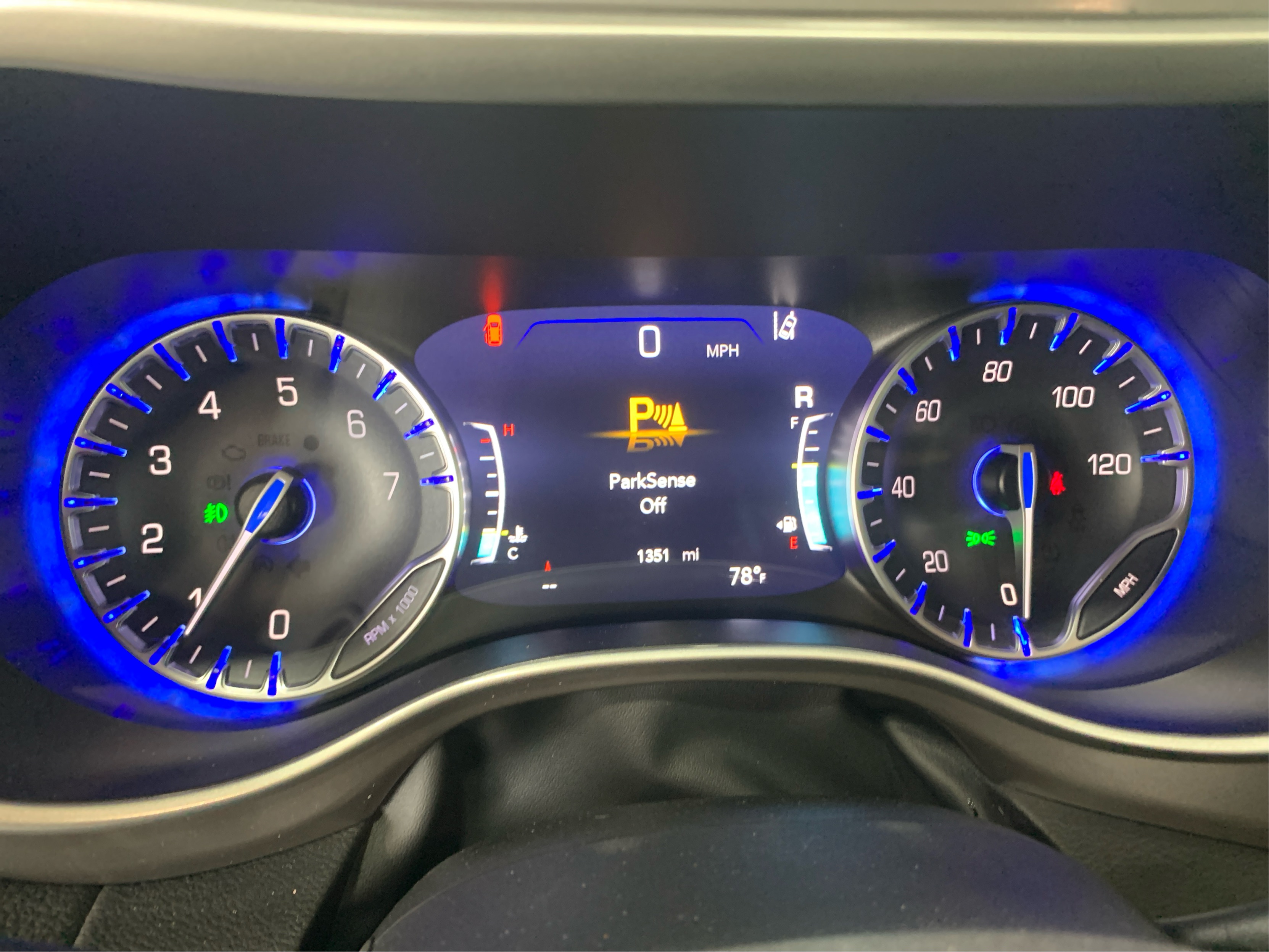 2025 Chrysler Pacifica photo 5