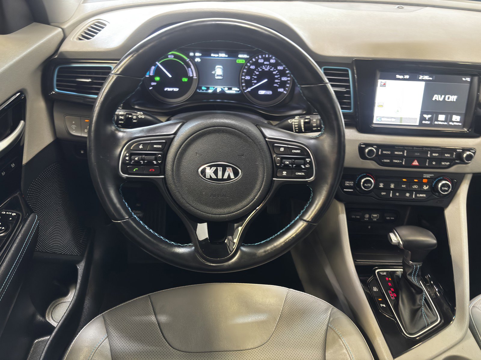 2019 Kia Niro Plug-In Hybrid EX Premium photo 24