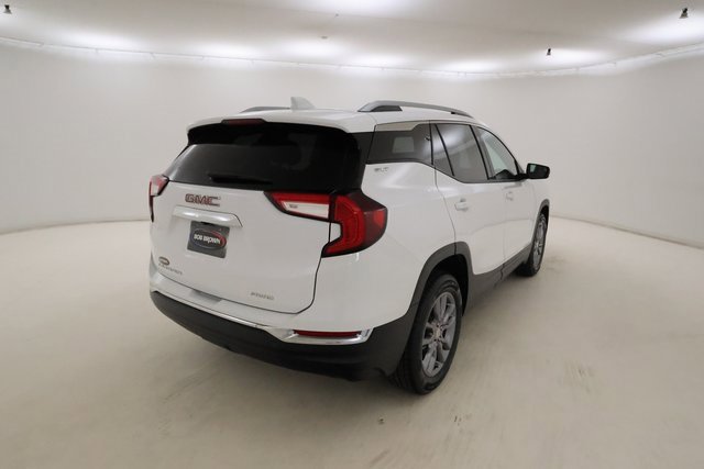 2023 Gmc Terrain SLT photo 2