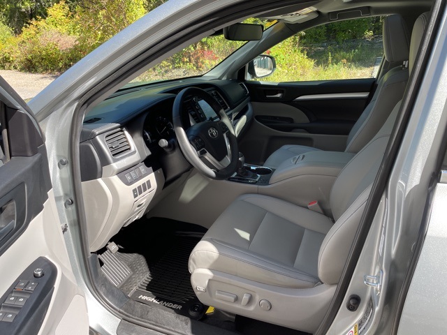 2019 Toyota Highlander XLE photo 8