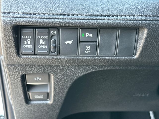 2026 Honda Odyssey Touring photo 12