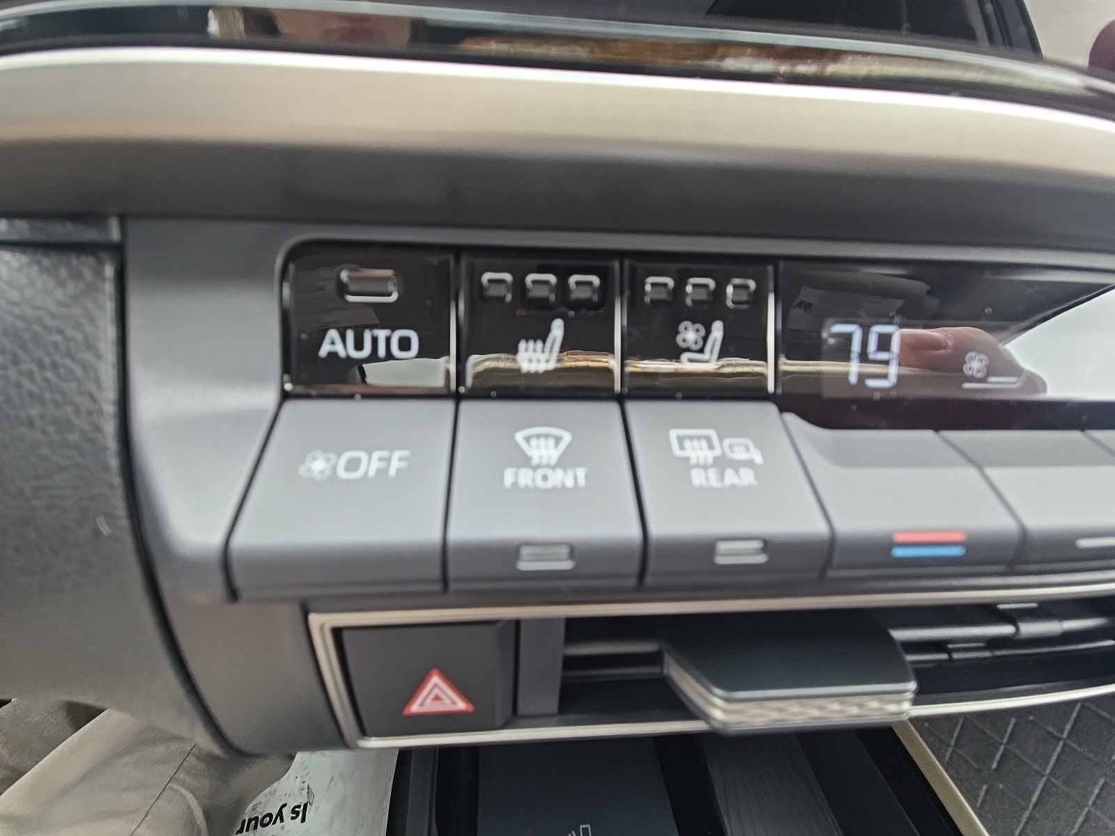 2025 Toyota Camry XLE photo 22