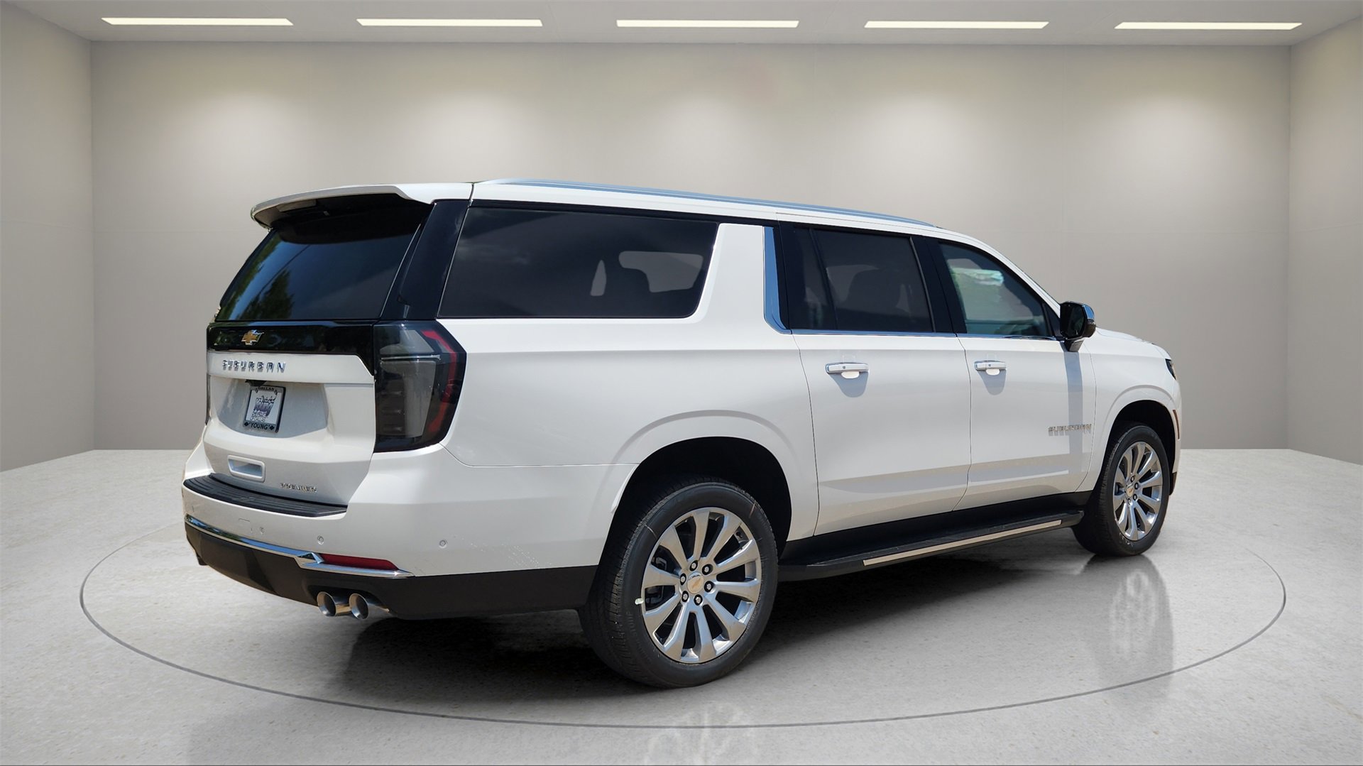 2025 Chevrolet Suburban Premier photo 3
