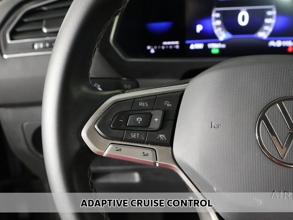 2023 Volkswagen Tiguan SE photo 3