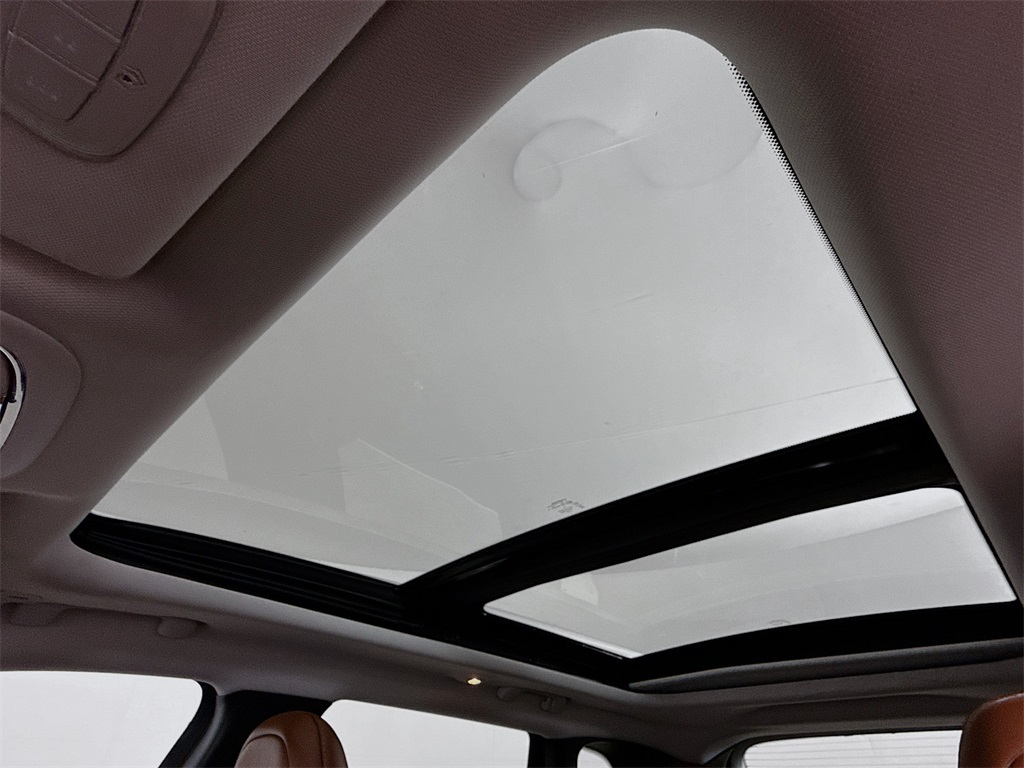 2019 Jeep Cherokee Overland photo 14