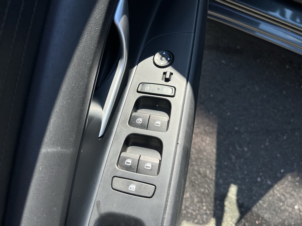 2022 Hyundai Elantra SEL photo 10