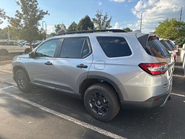 2025 Honda Pilot TrailSport photo 4