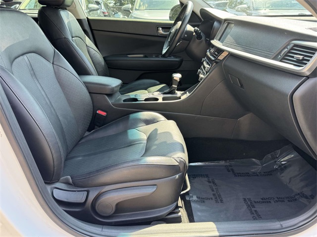 2020 Kia Optima SE photo 13