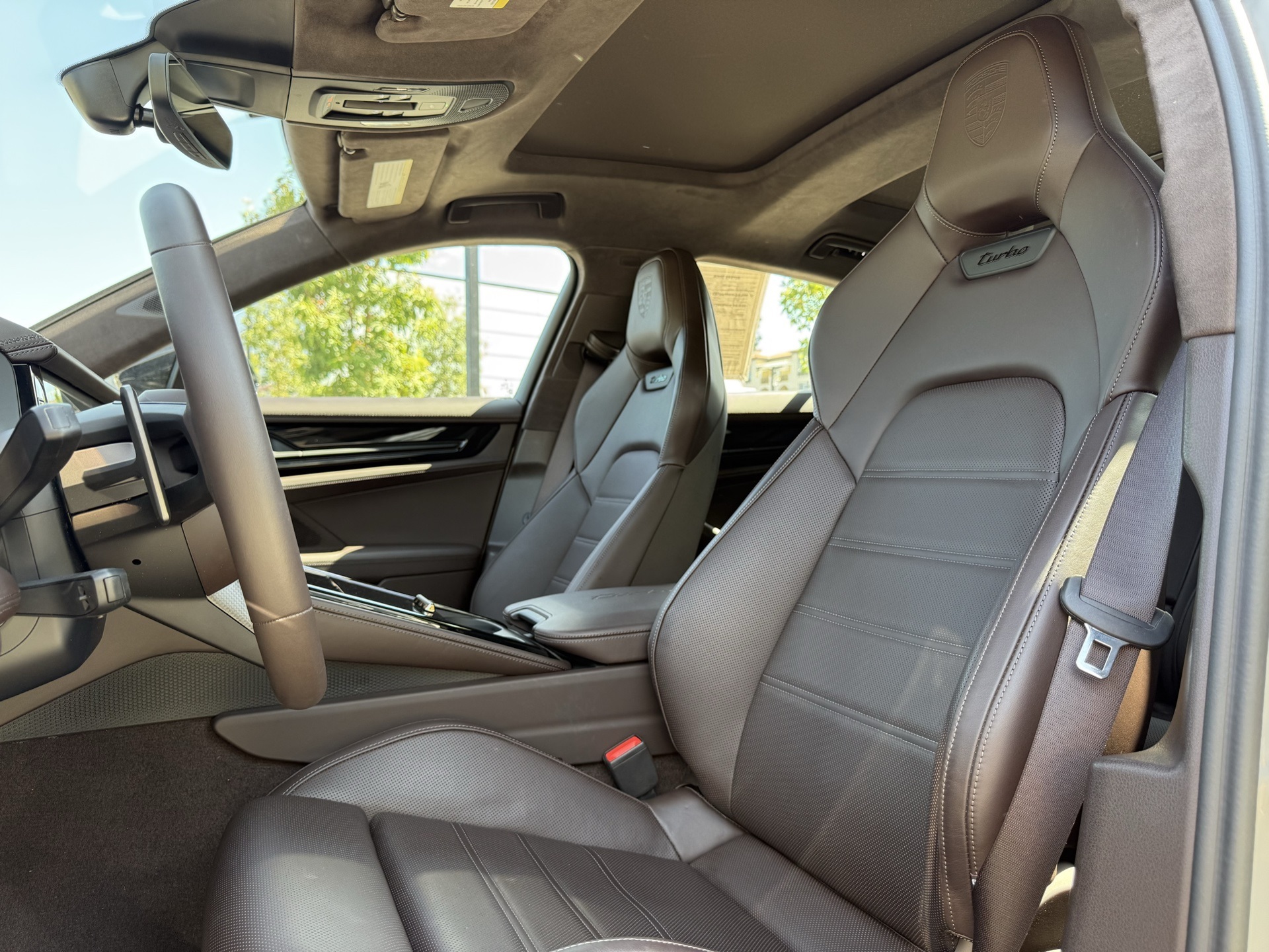 2025 Porsche Panamera Turbo E-Hybrid photo 2