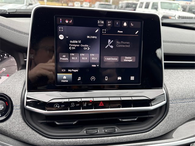 2025 Jeep Compass Latitude photo 4