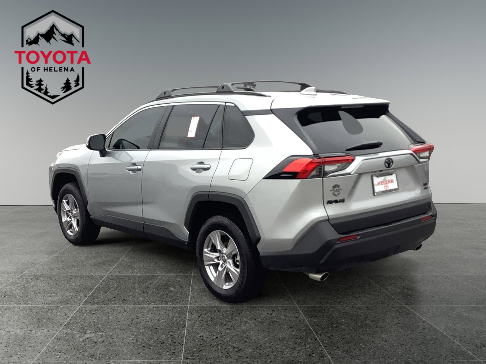 2025 Toyota RAV4 XLE photo 3