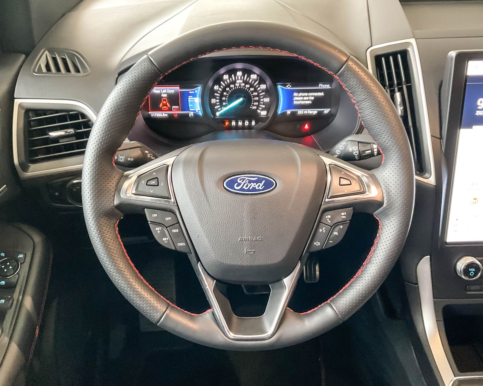 2024 Ford Edge ST photo 11