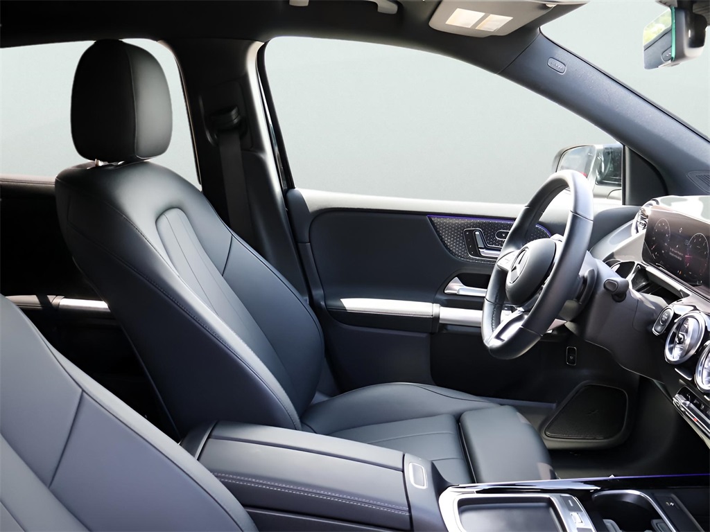 2025 Mercedes Benz GLA 250 4MATIC photo 9