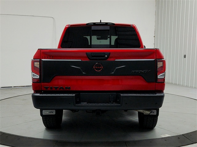 2024 Nissan Titan PRO-4X photo 4