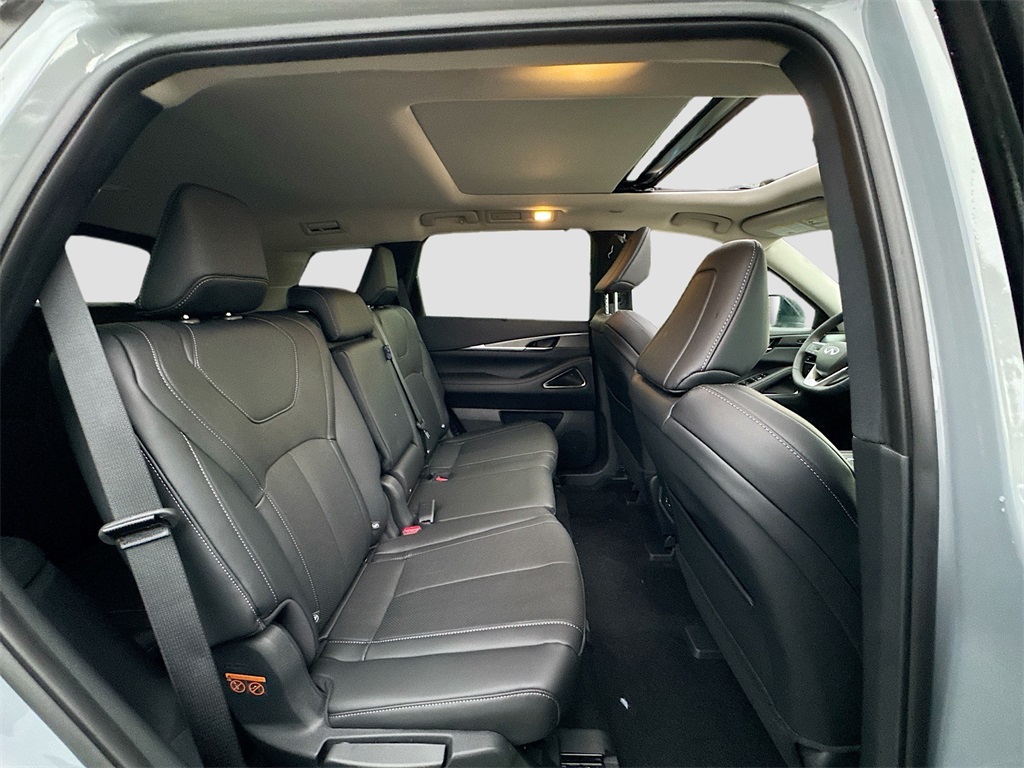 2026 Infiniti QX60 Luxe photo 29