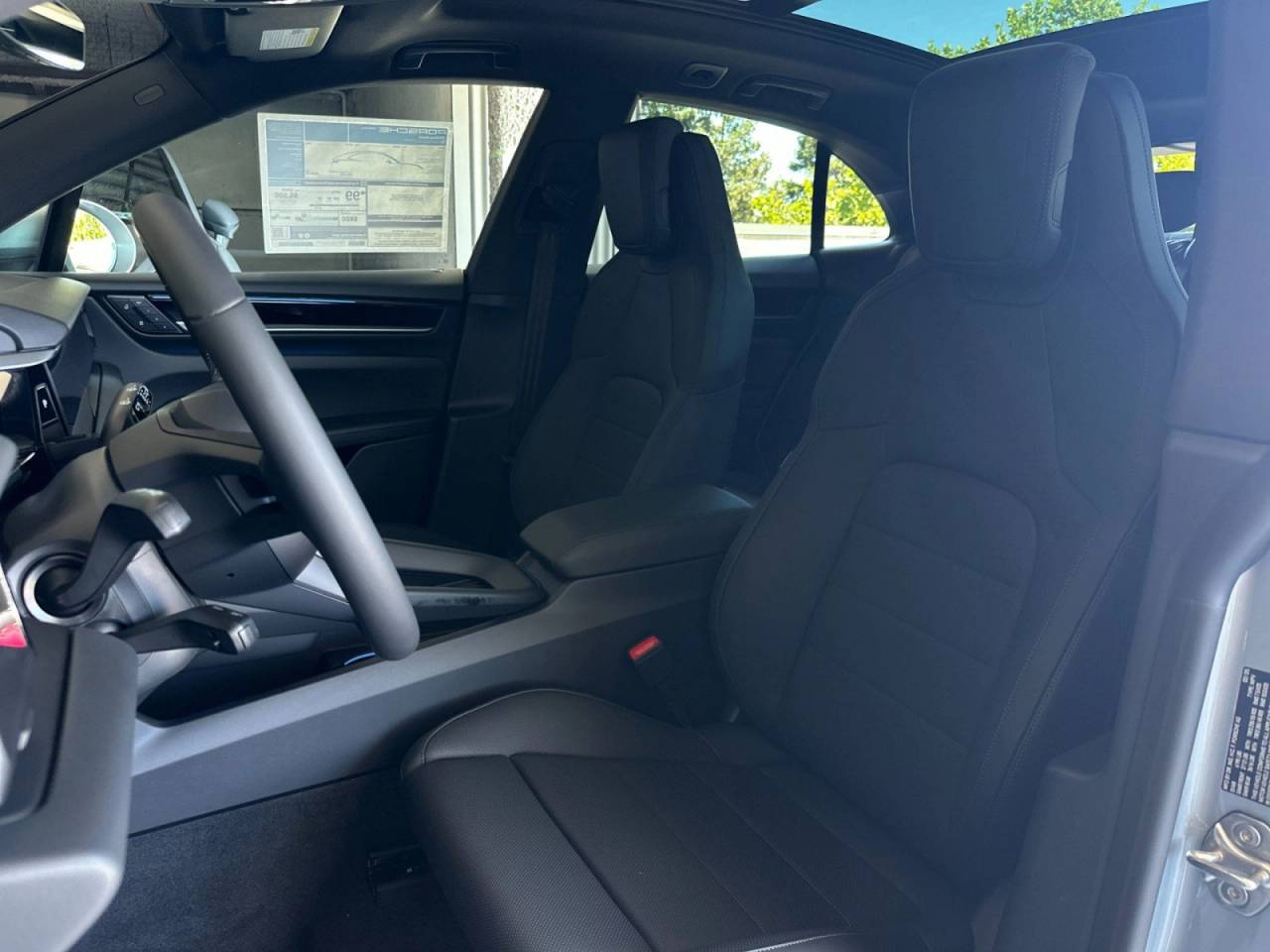 2025 Porsche Macan Electric photo 5