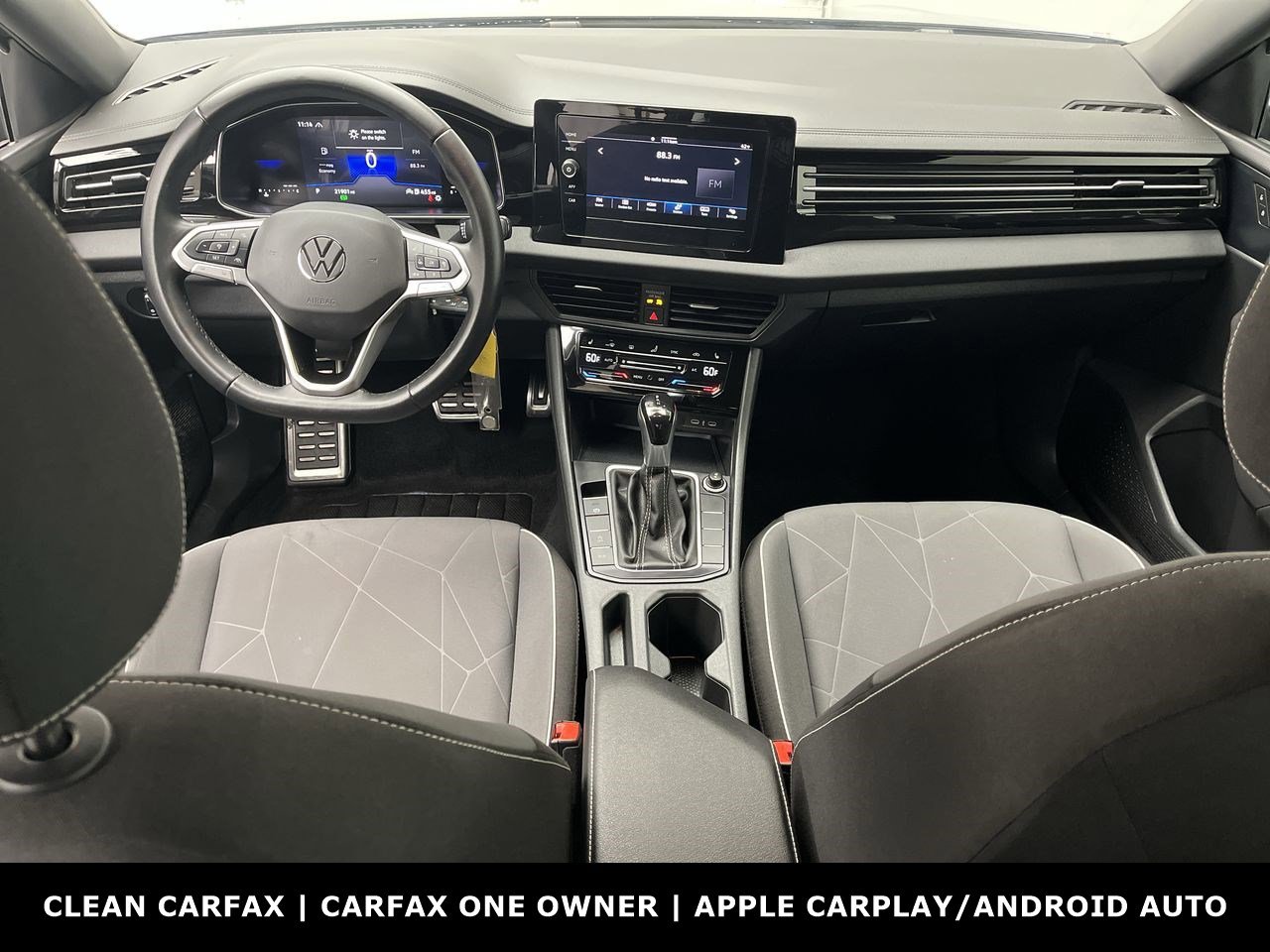 2025 Volkswagen Jetta Sport photo 4