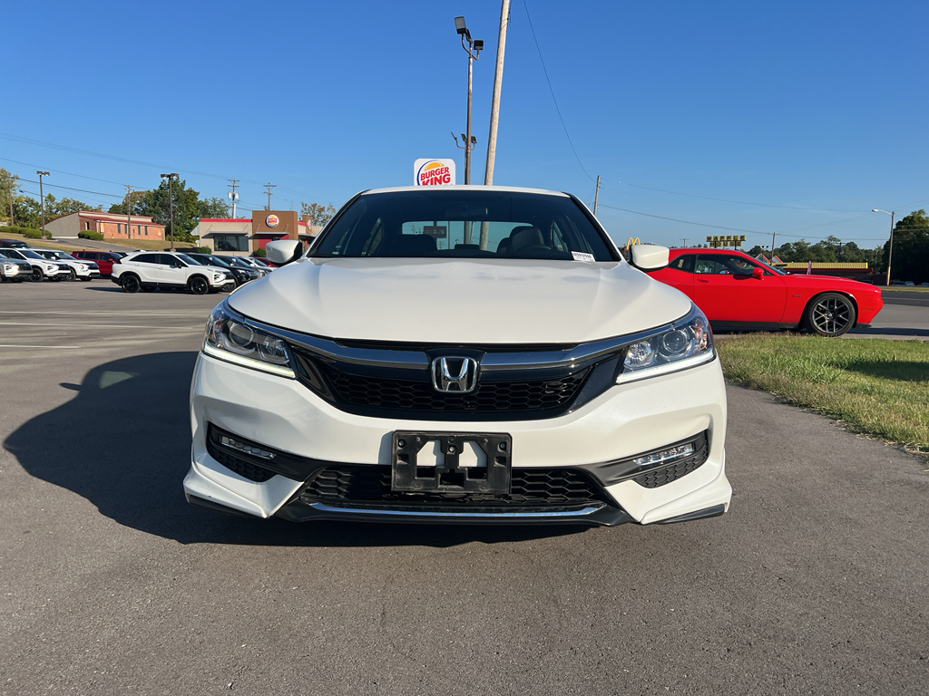 2017 Honda Accord Sport photo 2