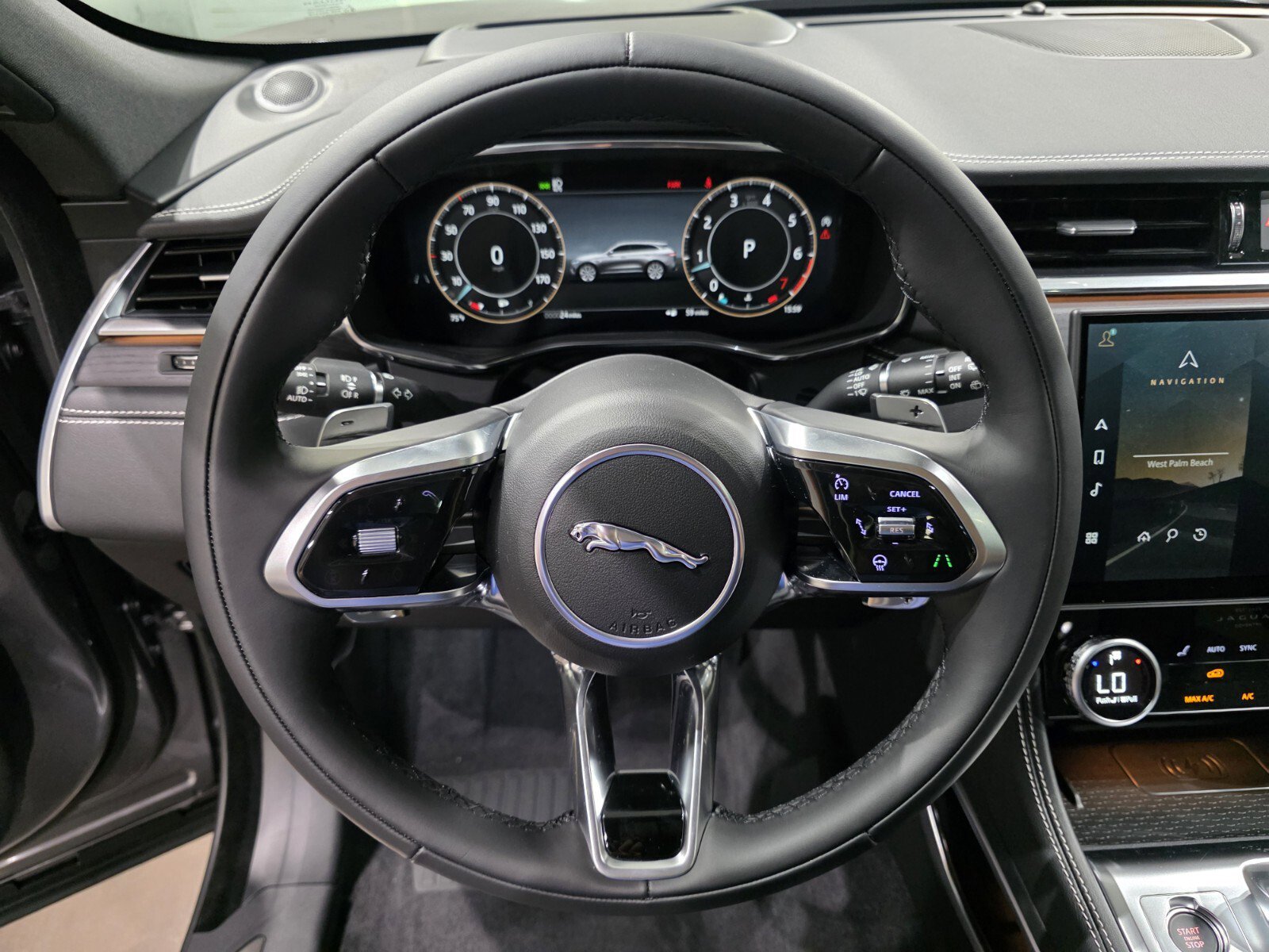 2026 Jaguar F-PACE R-Dynamic S P250 photo 14