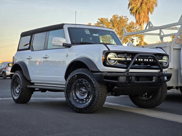 2024 Ford Bronco 4-Door Outer Banks's photo
