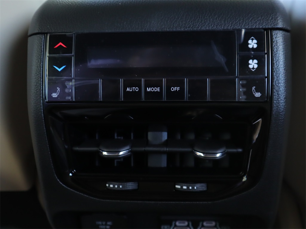 2024 Jeep Grand Cherokee Limited photo 18