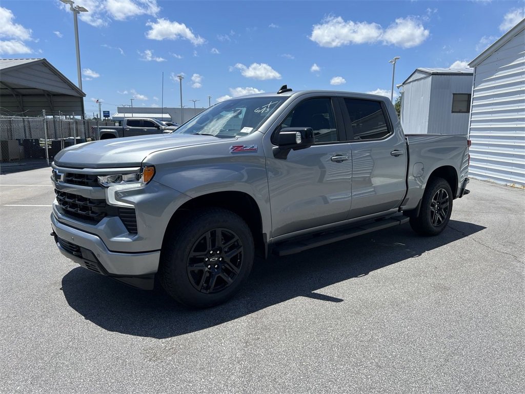 2025 Chevrolet Silverado 1500 RST photo 4