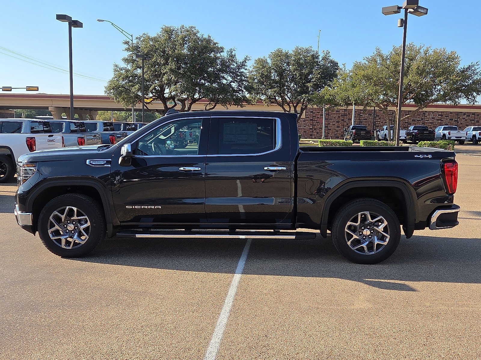 2026 Gmc Sierra 1500 SLT photo 2