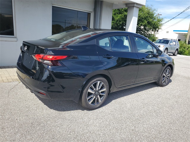 2025 Nissan Versa 1.6 SV photo 3