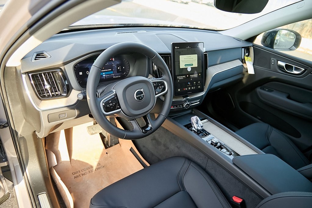 2026 VOLVO XC60 - Image 12