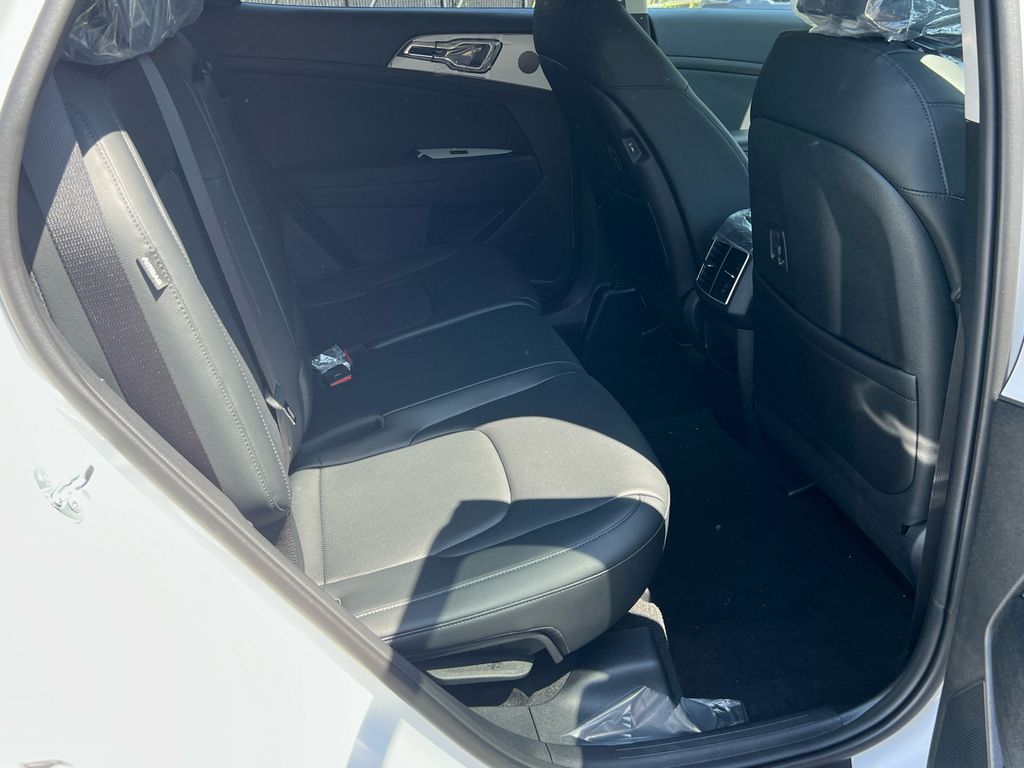 2025 Kia Sportage SX photo 15