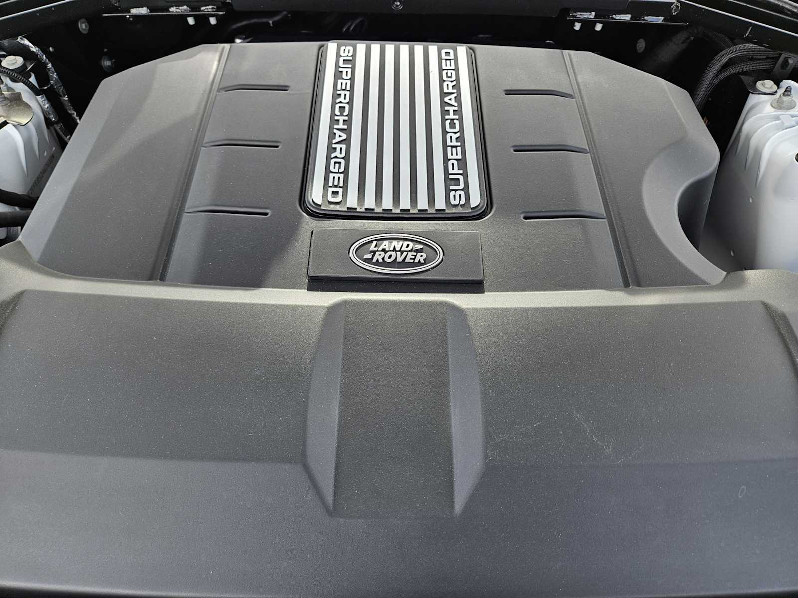 2025 Land Rover Defender 110 X-Dynamic SE photo 28