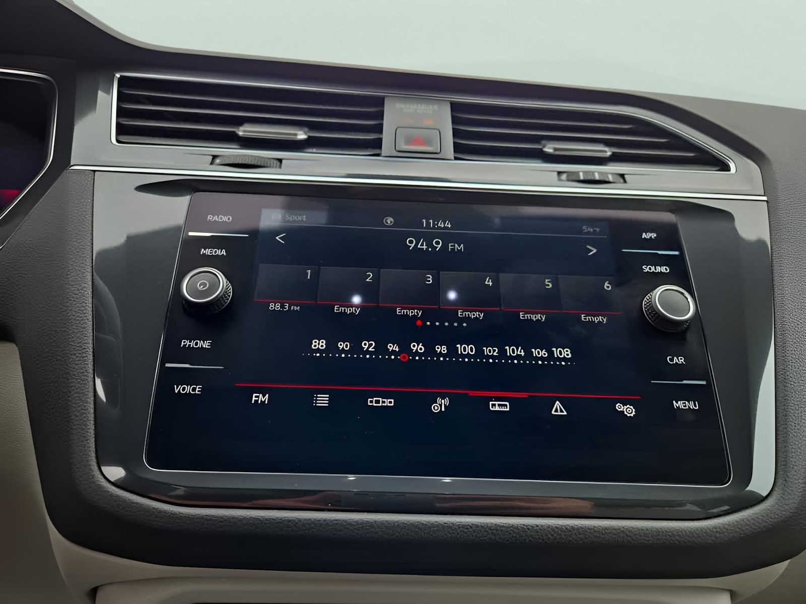 2023 Volkswagen Tiguan SE R-Line Black photo 20
