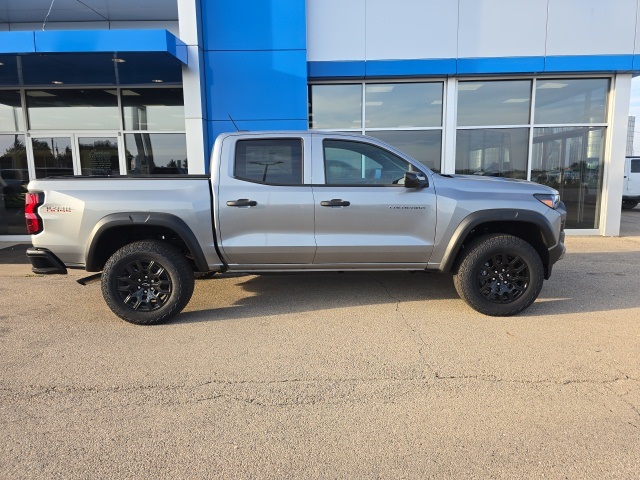 2026 Chevrolet Colorado Trail Boss photo 2