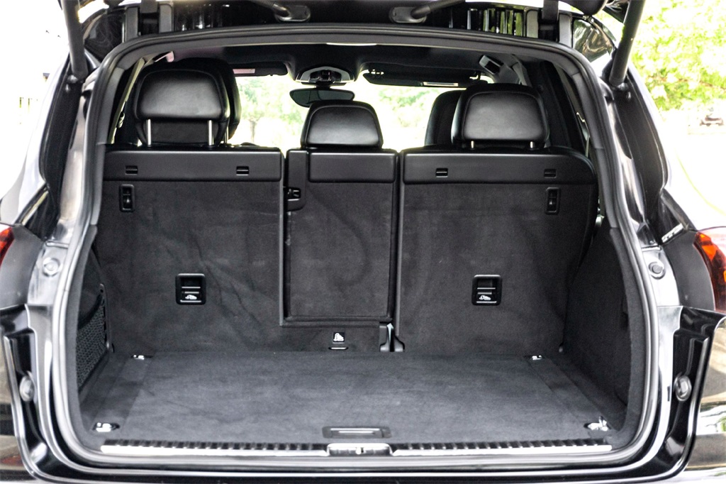 2018 Porsche Cayenne Base photo 30