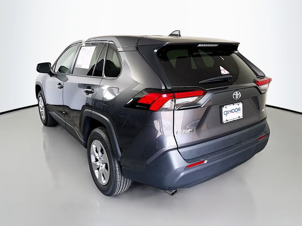 2024 Toyota RAV4 LE photo 5