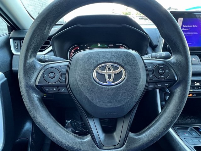 2023 Toyota RAV4 XLE photo 13