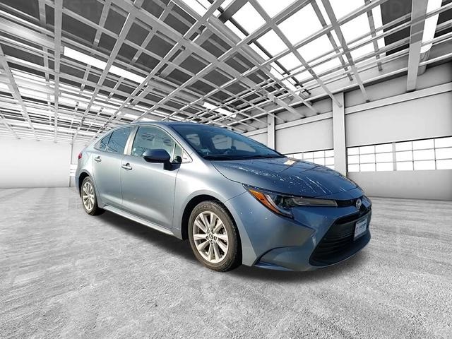 2023 Toyota Corolla LE's photo