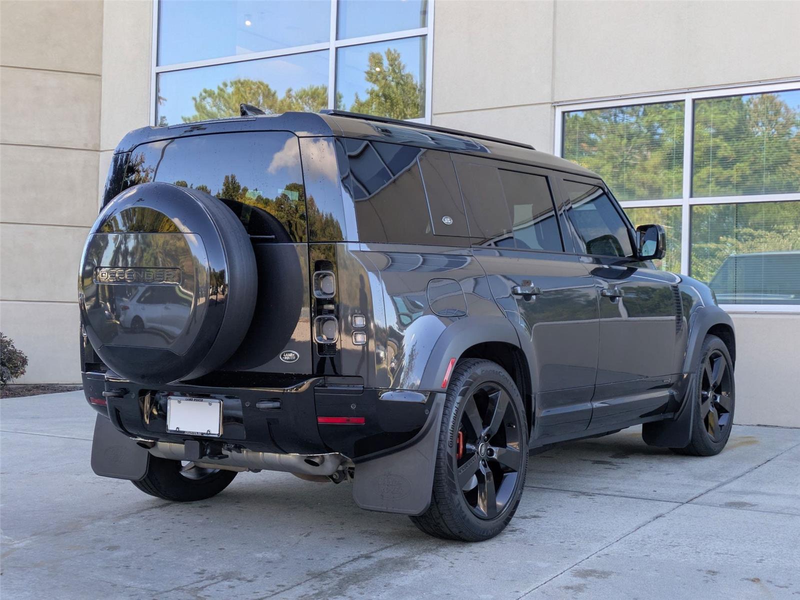 2023 Land Rover Defender X photo 4