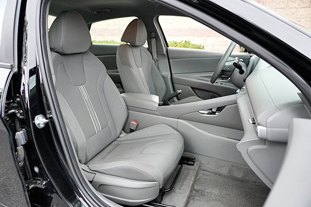 2024 Hyundai Elantra SEL photo 11