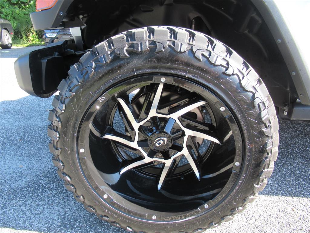 2024 Jeep Gladiator Sport photo 4