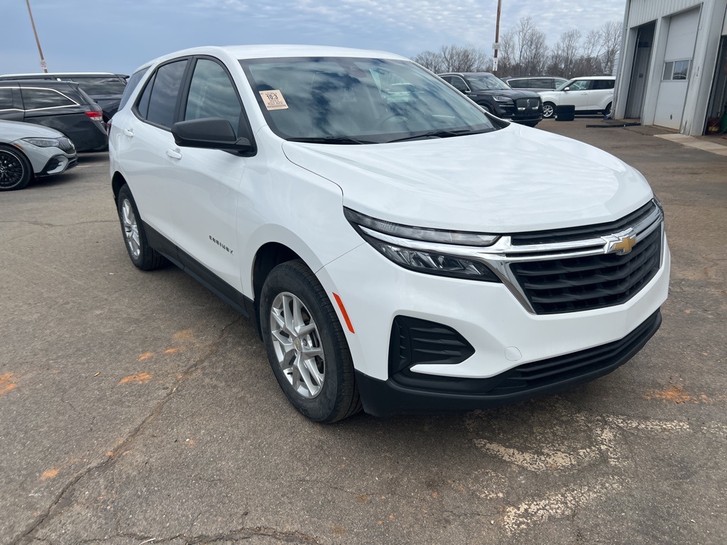 2022 Chevrolet Equinox LS photo 6